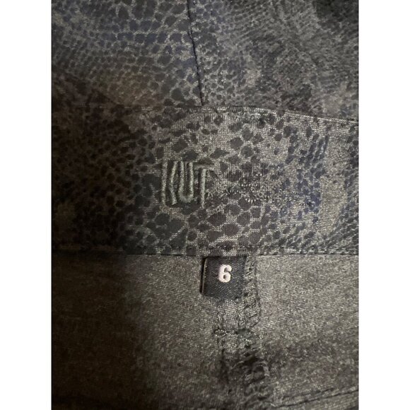 Kut from the Kloth Women's Snakeskin Pattern Black Pants Skinny Size 6 Rayon - Picture 10 of 12